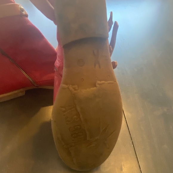 AS98 Red booties - Picture 3 of 3